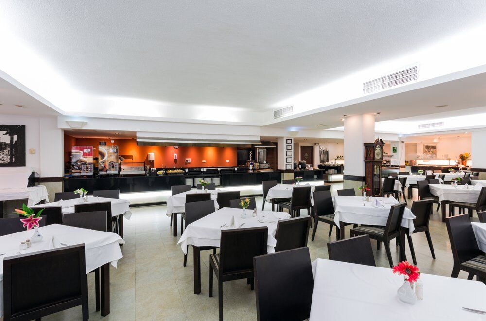 Sirenis Hotel Club Siesta Santa Eularia des Riu Restaurang bild